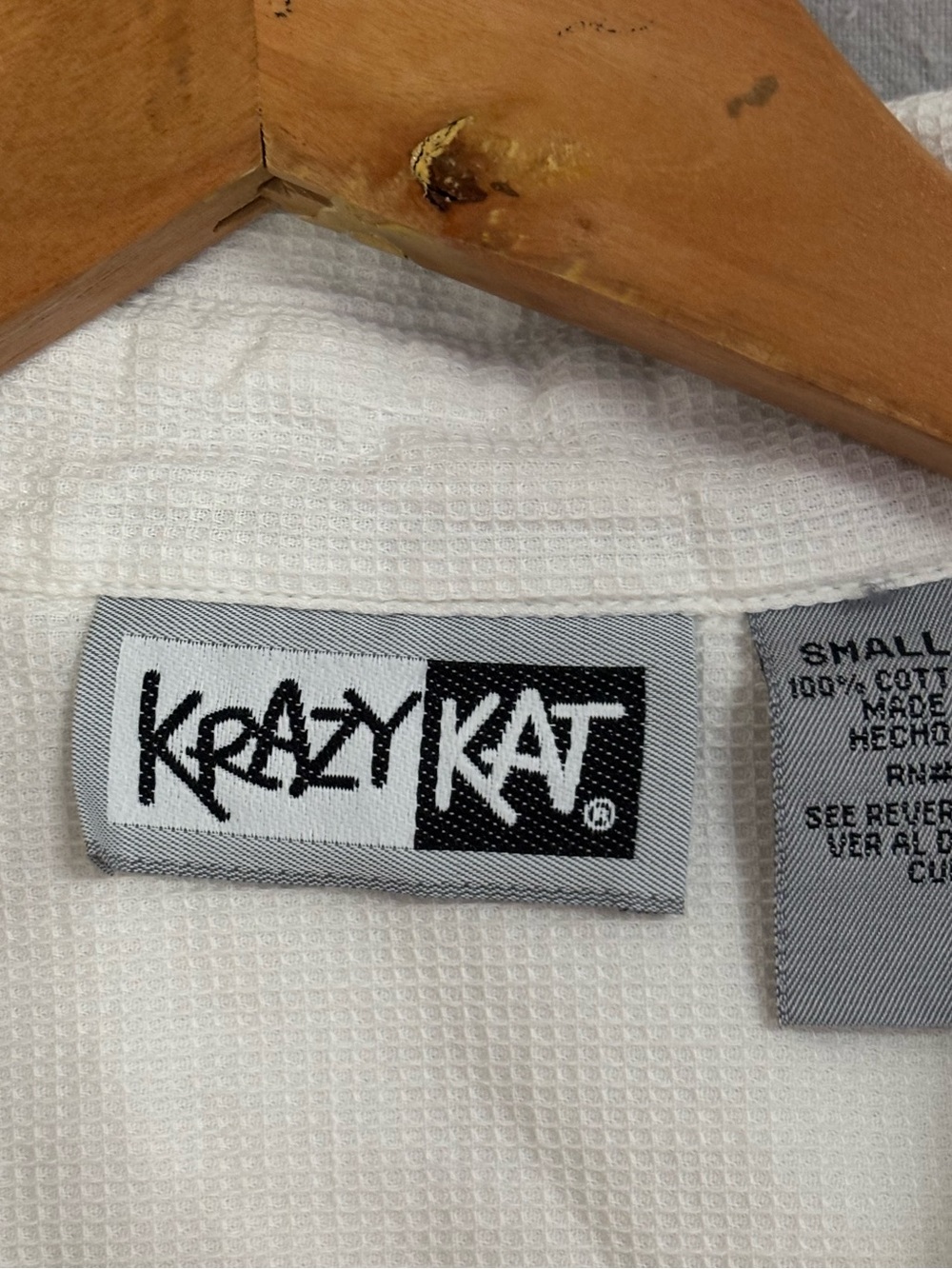 krazy kat White SS Button-Down Shirt with Multicolor Floral Embroidery Accents-S - Picture 2 of 12